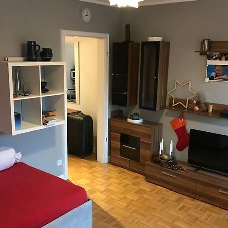 Ferienwohnung Sonnig, modern, zentral mit Parkhaus nebenan checkin123 Wiesbaden Exterior foto
