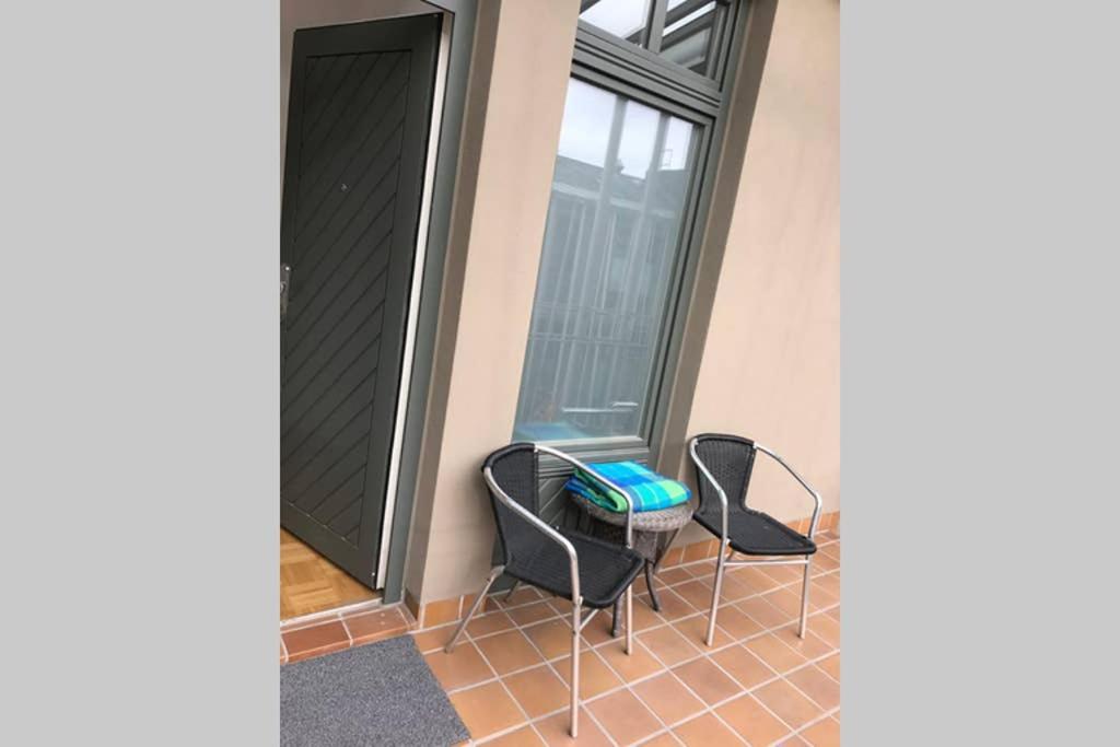 Ferienwohnung Sonnig, modern, zentral mit Parkhaus nebenan checkin123 Wiesbaden Exterior foto