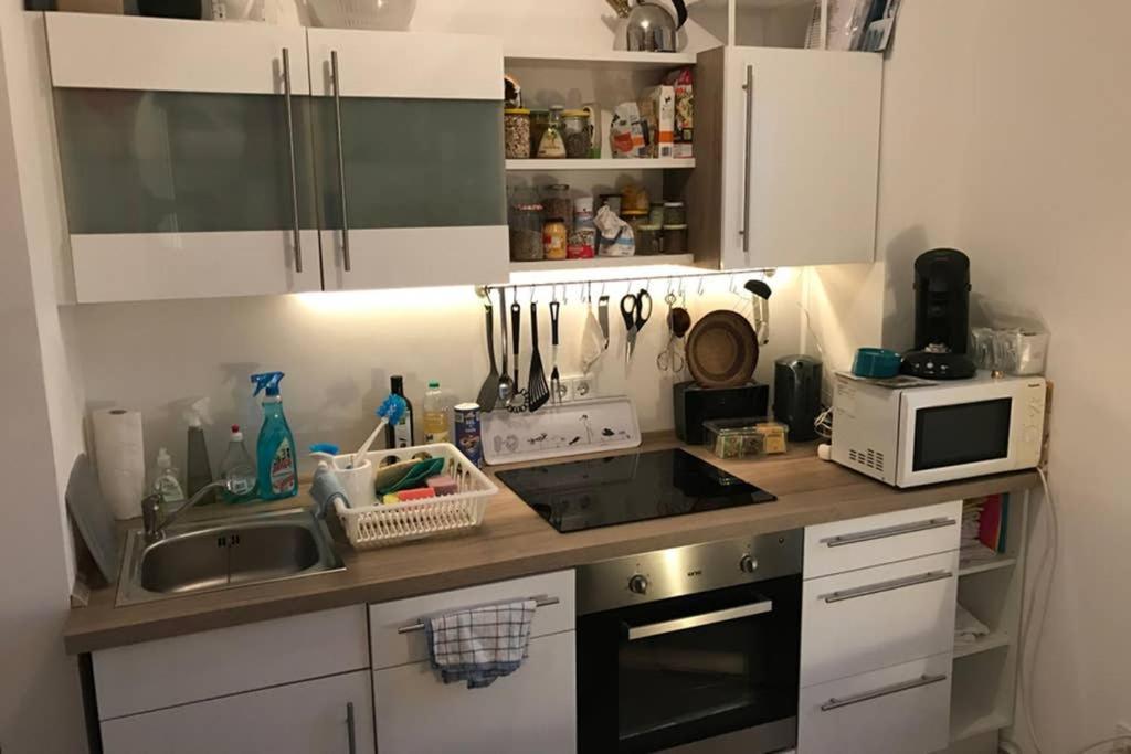 Ferienwohnung Sonnig, modern, zentral mit Parkhaus nebenan checkin123 Wiesbaden Exterior foto